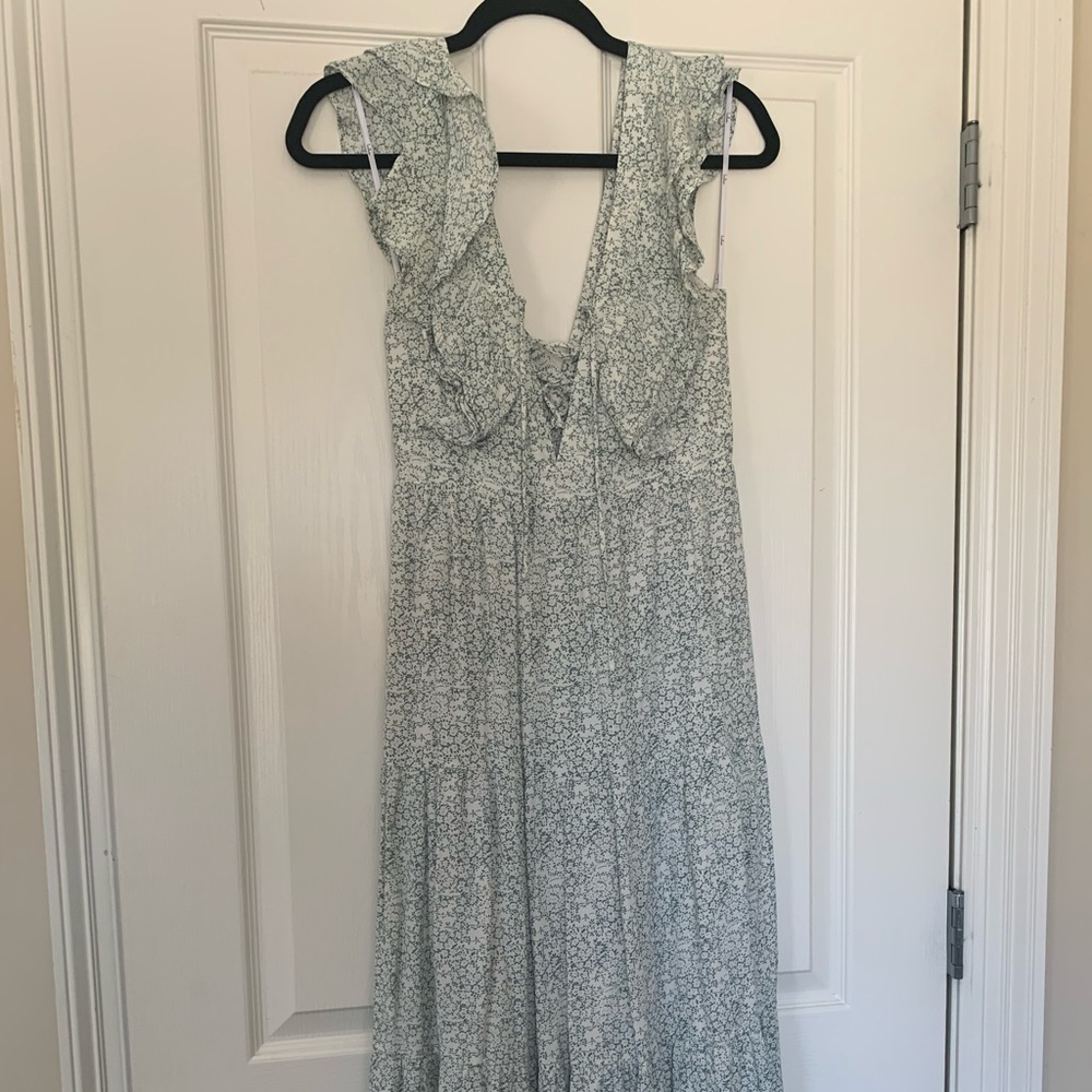 Lulu’s deep v midi dress